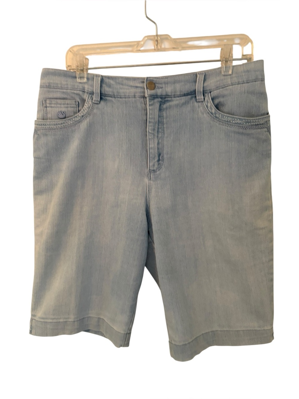 Gloria Vanderbilt Amanda Bermuda Denim Shorts Size 10 Light Blue 5 Pockets Women